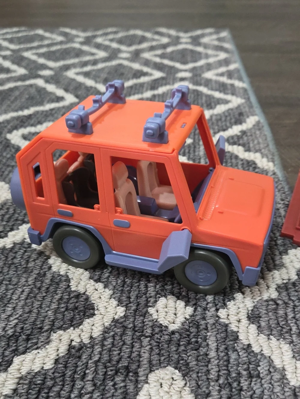 NWOT Bluey House, Car & Pool Playset